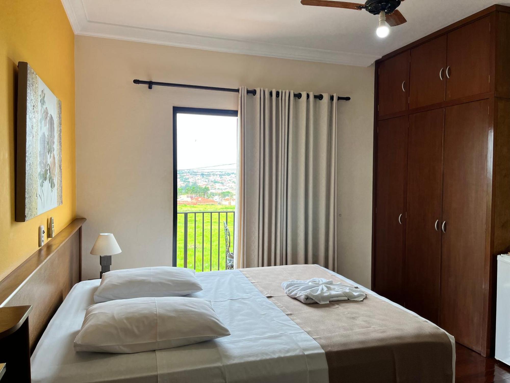 Hotel Sao Marcos Orlandia Sp Екстер'єр фото